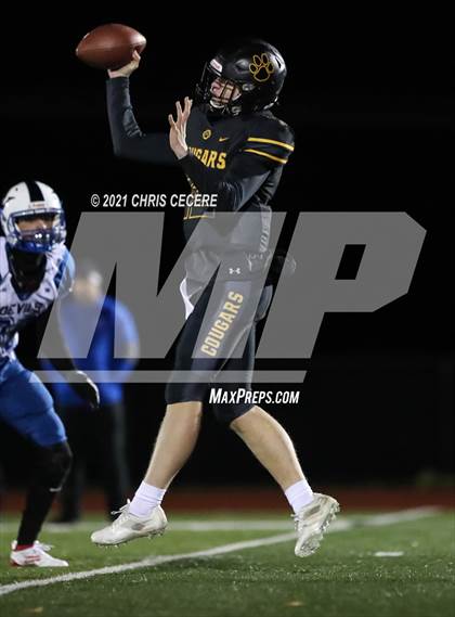 Thumbnail 3 in Batavia vs. Honeoye Falls-Lima (Section 5 Class B Final) photogallery.