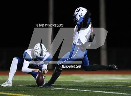 Thumbnail 2 in Batavia vs. Honeoye Falls-Lima (Section 5 Class B Final) photogallery.