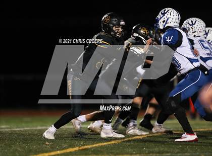 Thumbnail 1 in Batavia vs. Honeoye Falls-Lima (Section 5 Class B Final) photogallery.