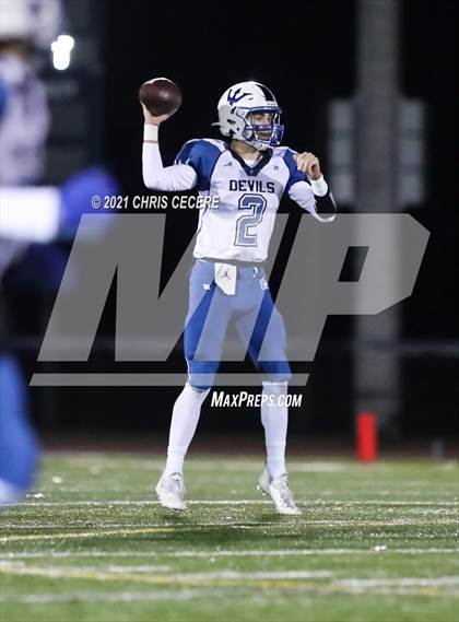 Thumbnail 2 in Batavia vs. Honeoye Falls-Lima (Section 5 Class B Final) photogallery.