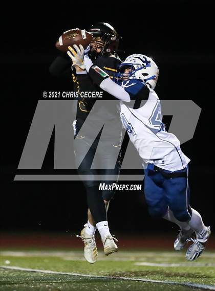 Thumbnail 3 in Batavia vs. Honeoye Falls-Lima (Section 5 Class B Final) photogallery.