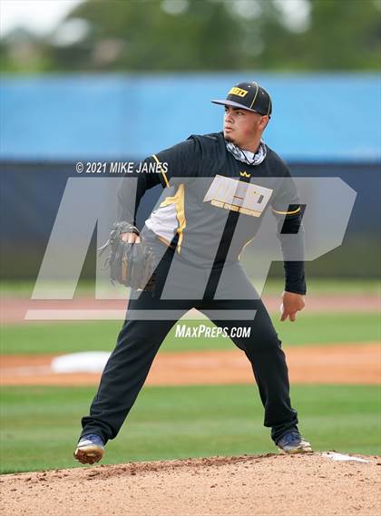 Thumbnail 2 in Varsity Opponent @ IMG Academy Black photogallery.