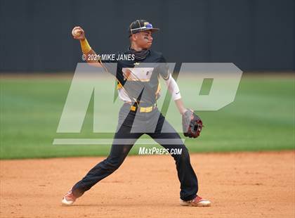 Thumbnail 2 in Varsity Opponent @ IMG Academy Black photogallery.
