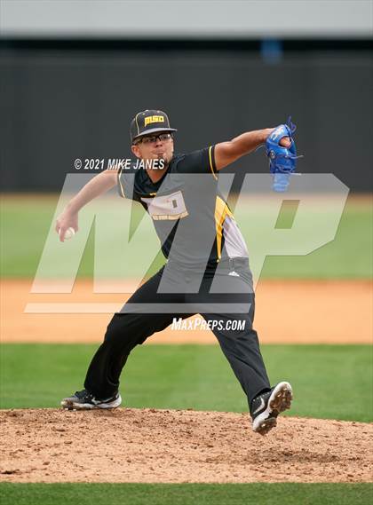 Thumbnail 3 in Varsity Opponent @ IMG Academy Black photogallery.