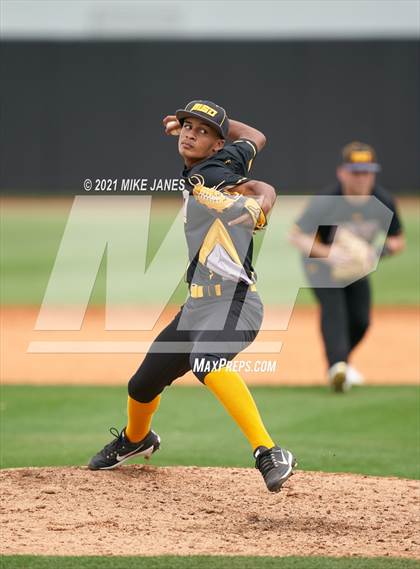 Thumbnail 3 in Varsity Opponent @ IMG Academy Black photogallery.