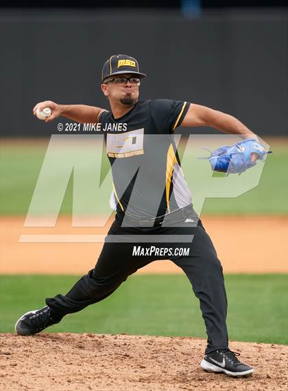 Thumbnail 2 in Varsity Opponent @ IMG Academy Black photogallery.
