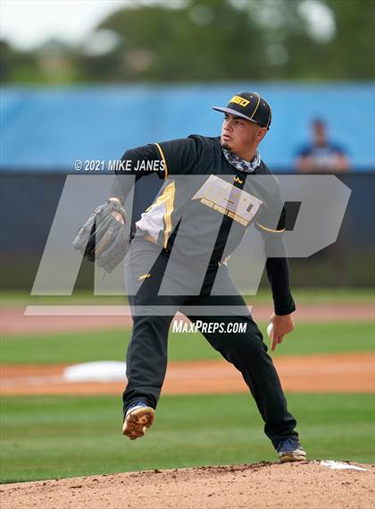 Thumbnail 2 in Varsity Opponent @ IMG Academy Black photogallery.