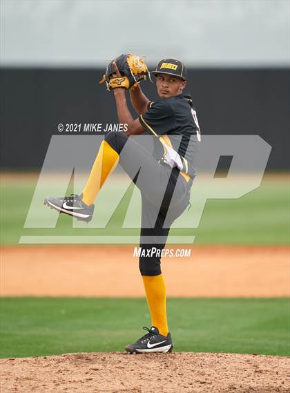 Thumbnail 2 in Varsity Opponent @ IMG Academy Black photogallery.