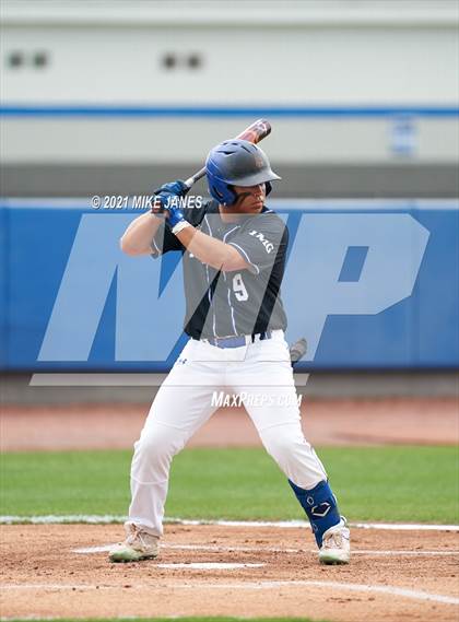 Thumbnail 2 in Varsity Opponent @ IMG Academy Black photogallery.