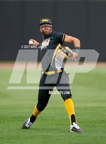 Thumbnail 2 in Varsity Opponent @ IMG Academy Black photogallery.