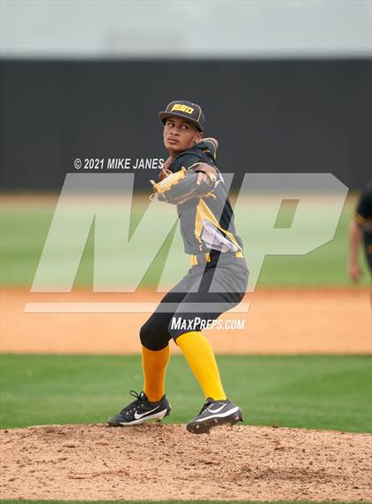 Thumbnail 3 in Varsity Opponent @ IMG Academy Black photogallery.