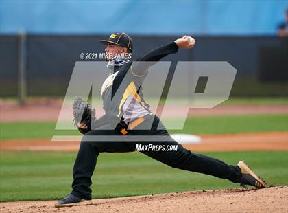Thumbnail 2 in Varsity Opponent @ IMG Academy Black photogallery.