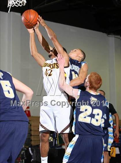 Thumbnail 3 in Foothill vs. El Camino (Desert Heat Invitational) photogallery.