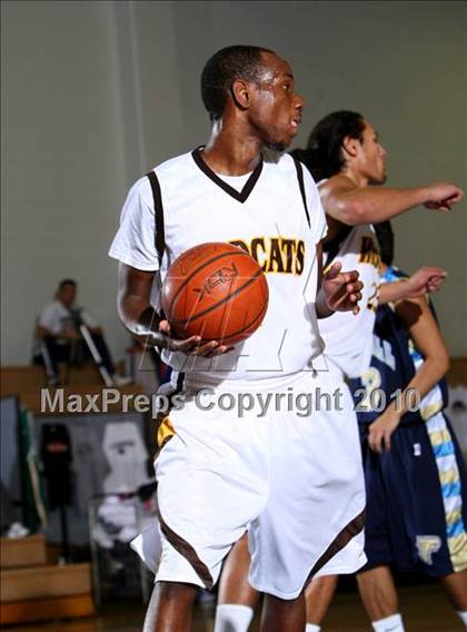 Thumbnail 2 in Foothill vs. El Camino (Desert Heat Invitational) photogallery.
