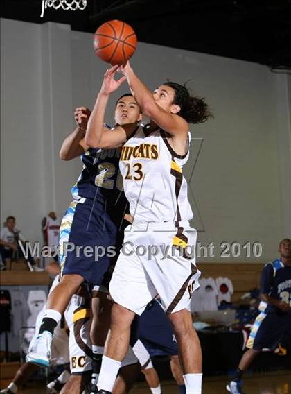 Thumbnail 3 in Foothill vs. El Camino (Desert Heat Invitational) photogallery.
