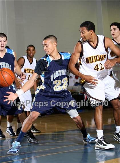 Thumbnail 2 in Foothill vs. El Camino (Desert Heat Invitational) photogallery.