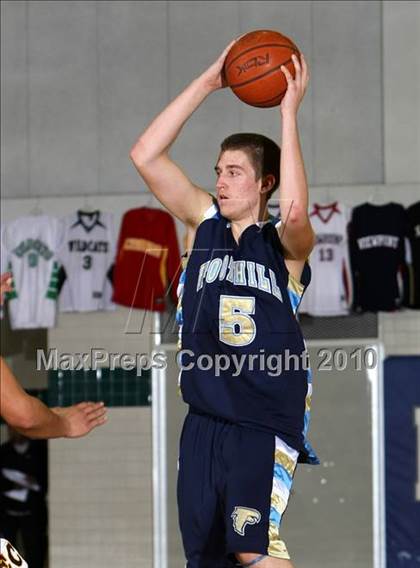 Thumbnail 1 in Foothill vs. El Camino (Desert Heat Invitational) photogallery.