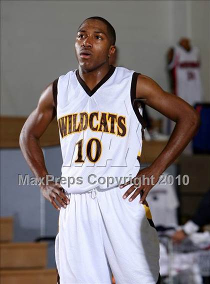 Thumbnail 2 in Foothill vs. El Camino (Desert Heat Invitational) photogallery.