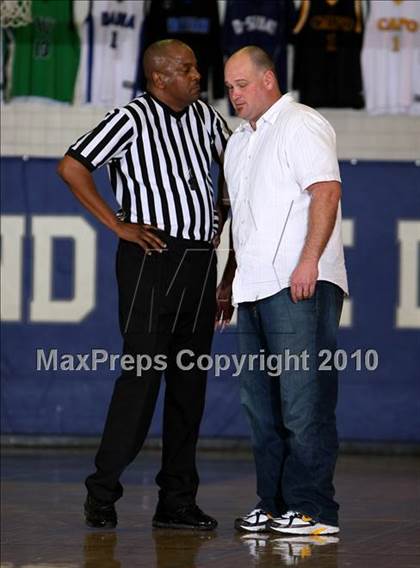 Thumbnail 2 in Foothill vs. El Camino (Desert Heat Invitational) photogallery.