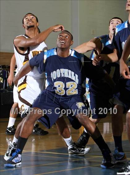 Thumbnail 2 in Foothill vs. El Camino (Desert Heat Invitational) photogallery.