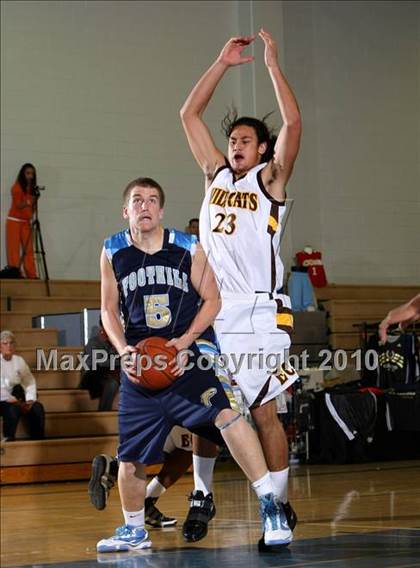 Thumbnail 2 in Foothill vs. El Camino (Desert Heat Invitational) photogallery.
