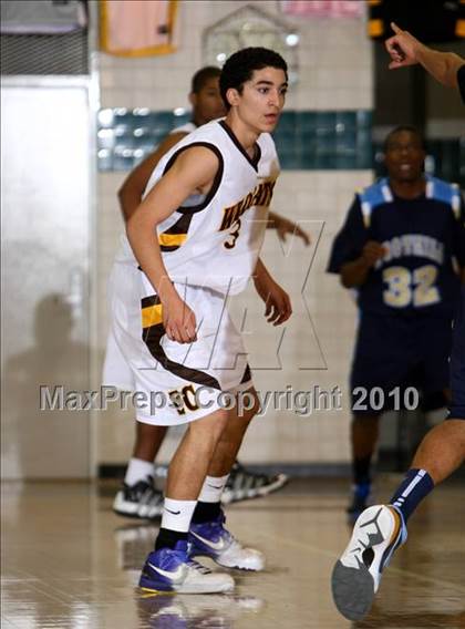 Thumbnail 2 in Foothill vs. El Camino (Desert Heat Invitational) photogallery.