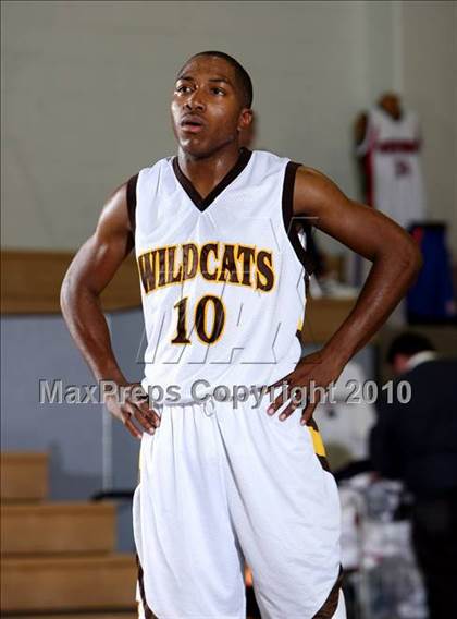 Thumbnail 3 in Foothill vs. El Camino (Desert Heat Invitational) photogallery.