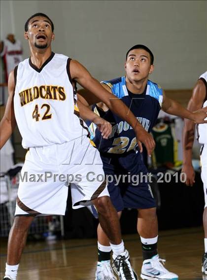 Thumbnail 3 in Foothill vs. El Camino (Desert Heat Invitational) photogallery.