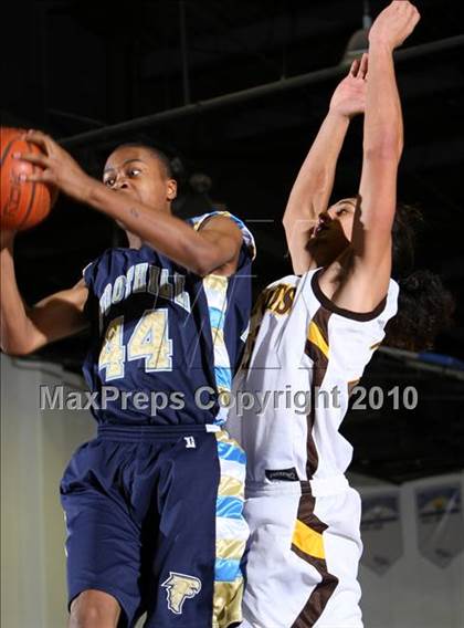 Thumbnail 1 in Foothill vs. El Camino (Desert Heat Invitational) photogallery.