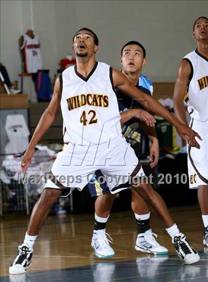 Thumbnail 2 in Foothill vs. El Camino (Desert Heat Invitational) photogallery.