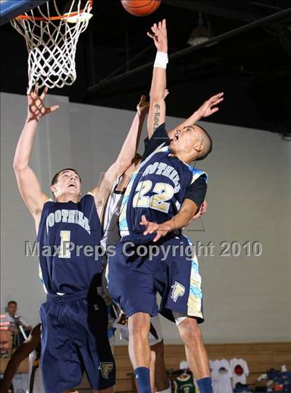 Thumbnail 1 in Foothill vs. El Camino (Desert Heat Invitational) photogallery.