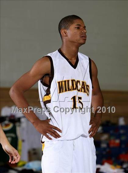 Thumbnail 2 in Foothill vs. El Camino (Desert Heat Invitational) photogallery.