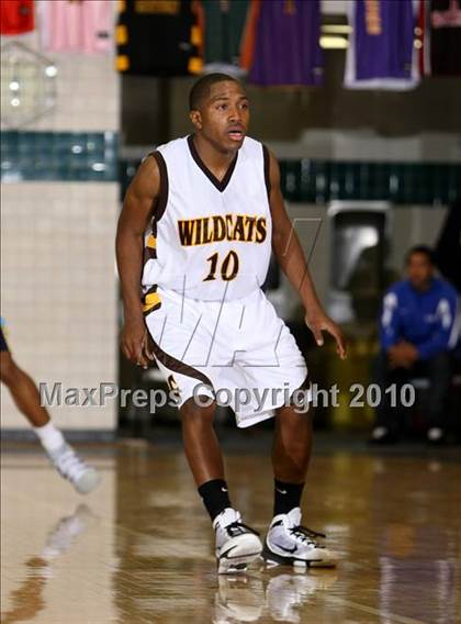 Thumbnail 2 in Foothill vs. El Camino (Desert Heat Invitational) photogallery.