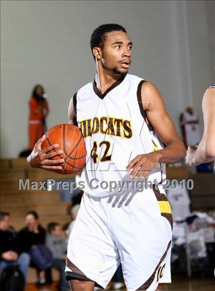 Thumbnail 2 in Foothill vs. El Camino (Desert Heat Invitational) photogallery.