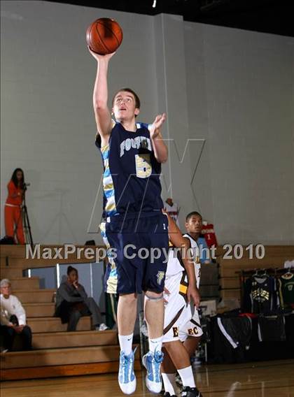Thumbnail 3 in Foothill vs. El Camino (Desert Heat Invitational) photogallery.