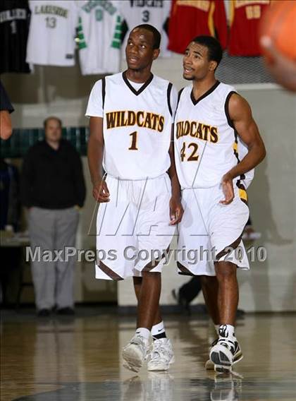 Thumbnail 3 in Foothill vs. El Camino (Desert Heat Invitational) photogallery.