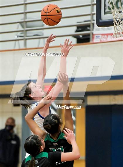 Thumbnail 3 in Highlands Ranch vs. Konawaena (Nike Tournament of Champions) photogallery.