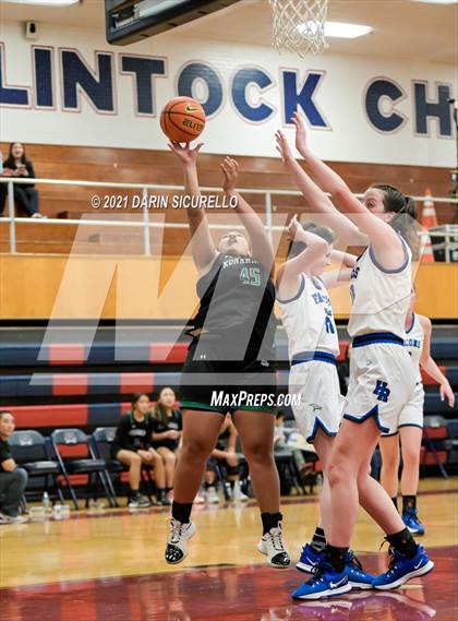 Thumbnail 3 in Highlands Ranch vs. Konawaena (Nike Tournament of Champions) photogallery.