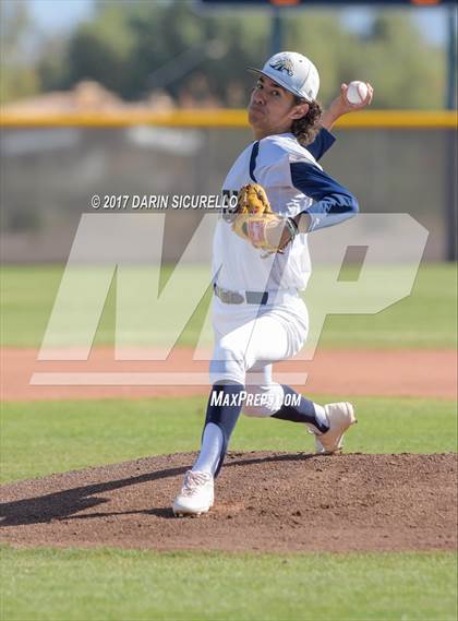 Thumbnail 3 in Casteel vs. Blanchet Catholic (Coach Bob Invitational) photogallery.