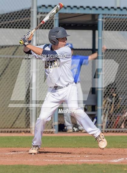 Thumbnail 3 in Casteel vs. Blanchet Catholic (Coach Bob Invitational) photogallery.