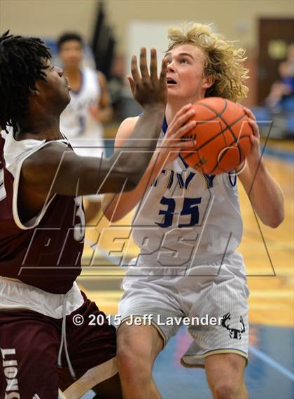Thumbnail 2 in Lockhart @ Tivy photogallery.