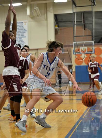 Thumbnail 1 in Lockhart @ Tivy photogallery.