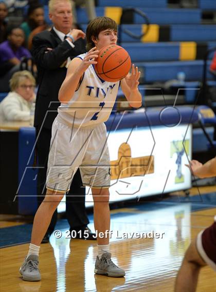 Thumbnail 2 in Lockhart @ Tivy photogallery.