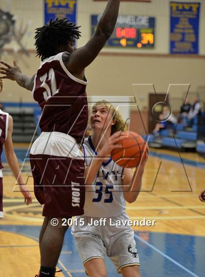 Thumbnail 2 in Lockhart @ Tivy photogallery.