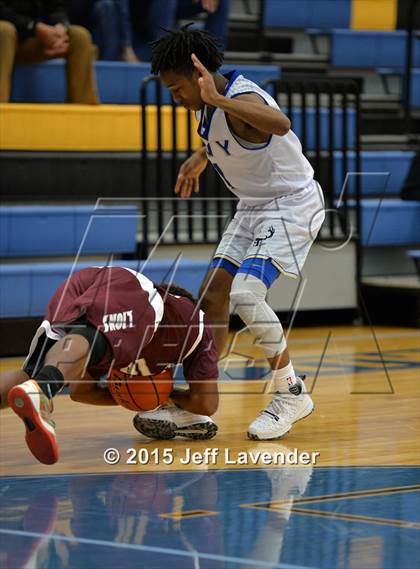 Thumbnail 3 in Lockhart @ Tivy photogallery.