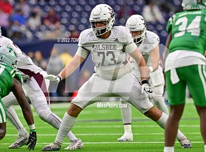 Thumbnail 3 in Cuero vs. Silsbee (UIL 4A Div 2 Region 3 Final) photogallery.
