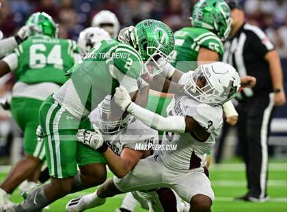 Thumbnail 2 in Cuero vs. Silsbee (UIL 4A Div 2 Region 3 Final) photogallery.