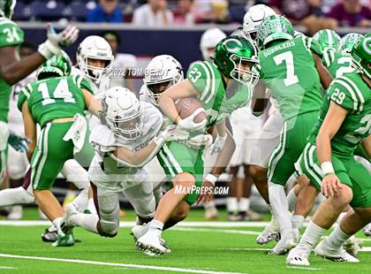 Thumbnail 1 in Cuero vs. Silsbee (UIL 4A Div 2 Region 3 Final) photogallery.