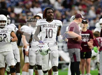 Thumbnail 1 in Cuero vs. Silsbee (UIL 4A Div 2 Region 3 Final) photogallery.