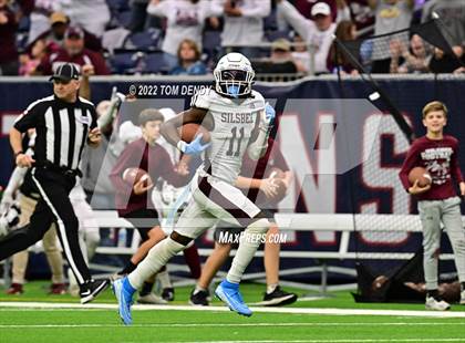 Thumbnail 2 in Cuero vs. Silsbee (UIL 4A Div 2 Region 3 Final) photogallery.